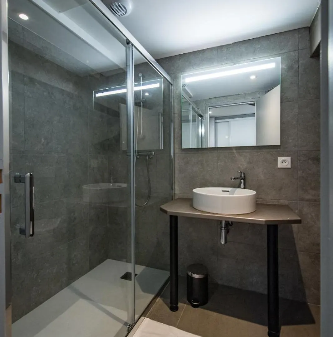 Daire Duplex in Albiez-Montrond with terrace Otel Fransa