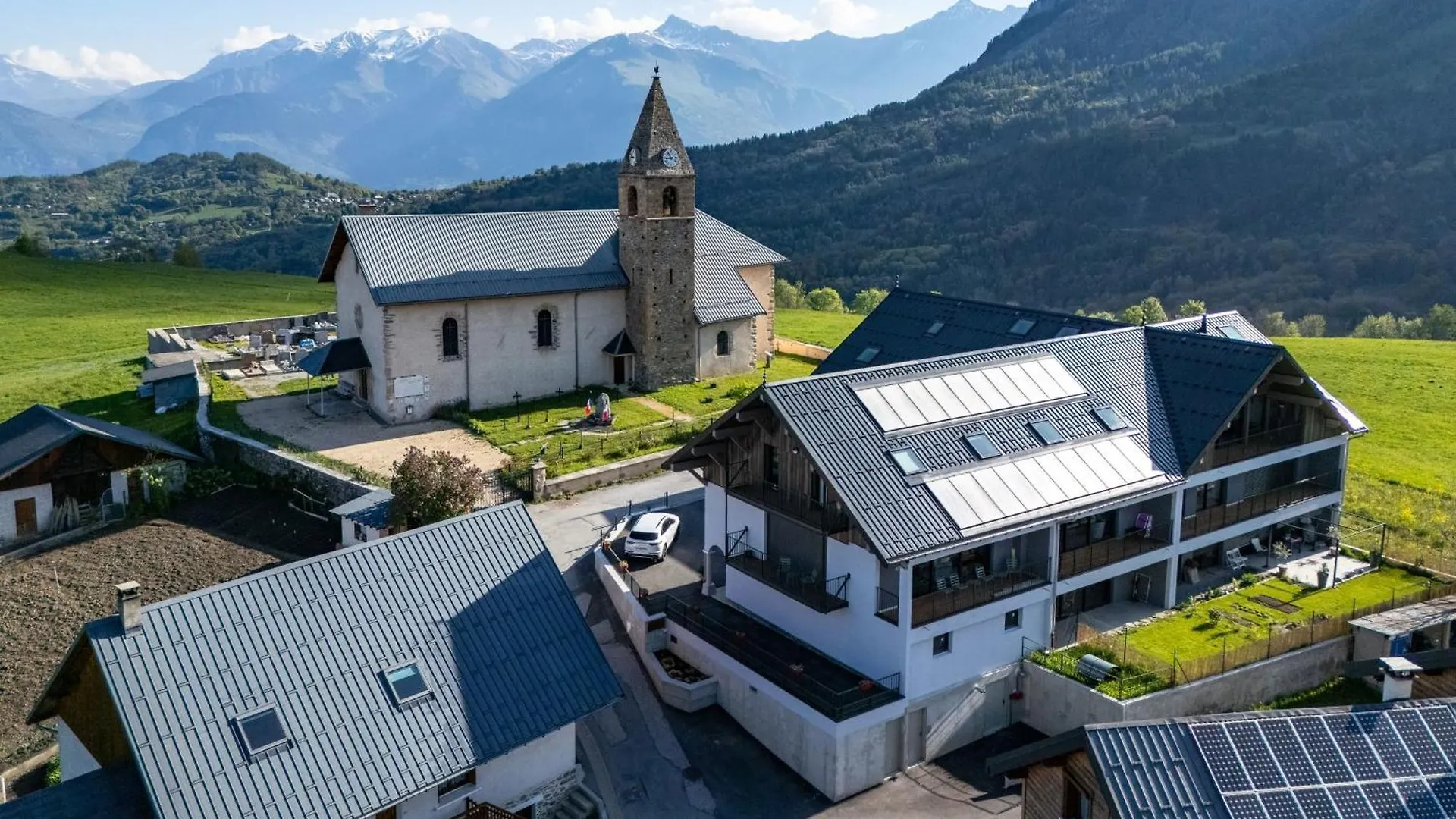 Duplex in Albiez-Montrond with terrace Otel Fransa