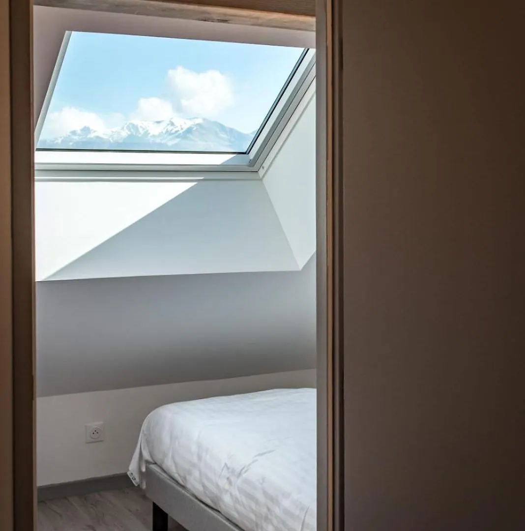 Duplex in Albiez-Montrond with terrace Otel Daire