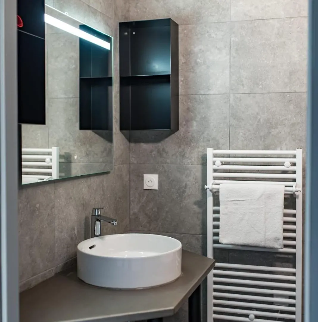 Daire Duplex in Albiez-Montrond with terrace Otel Fransa