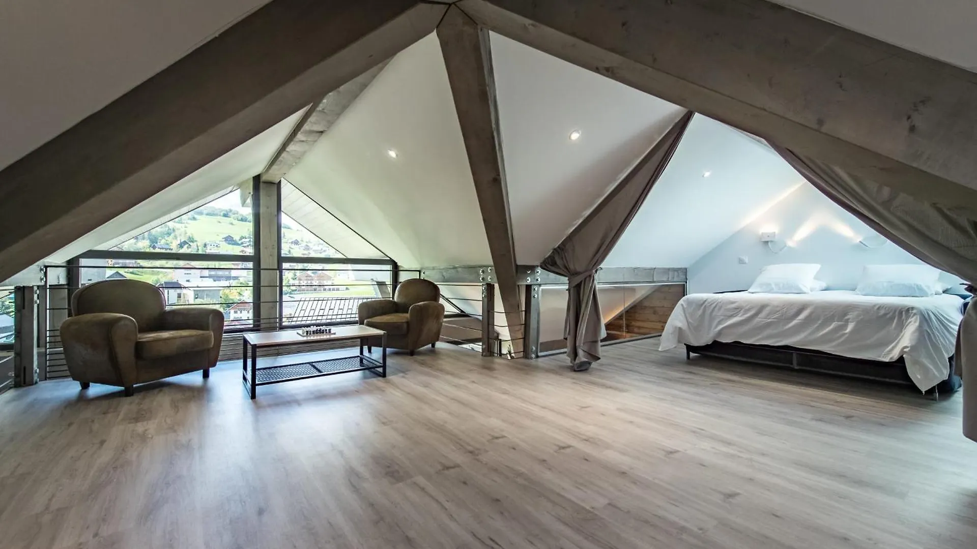 Daire Duplex in Albiez-Montrond with terrace Otel