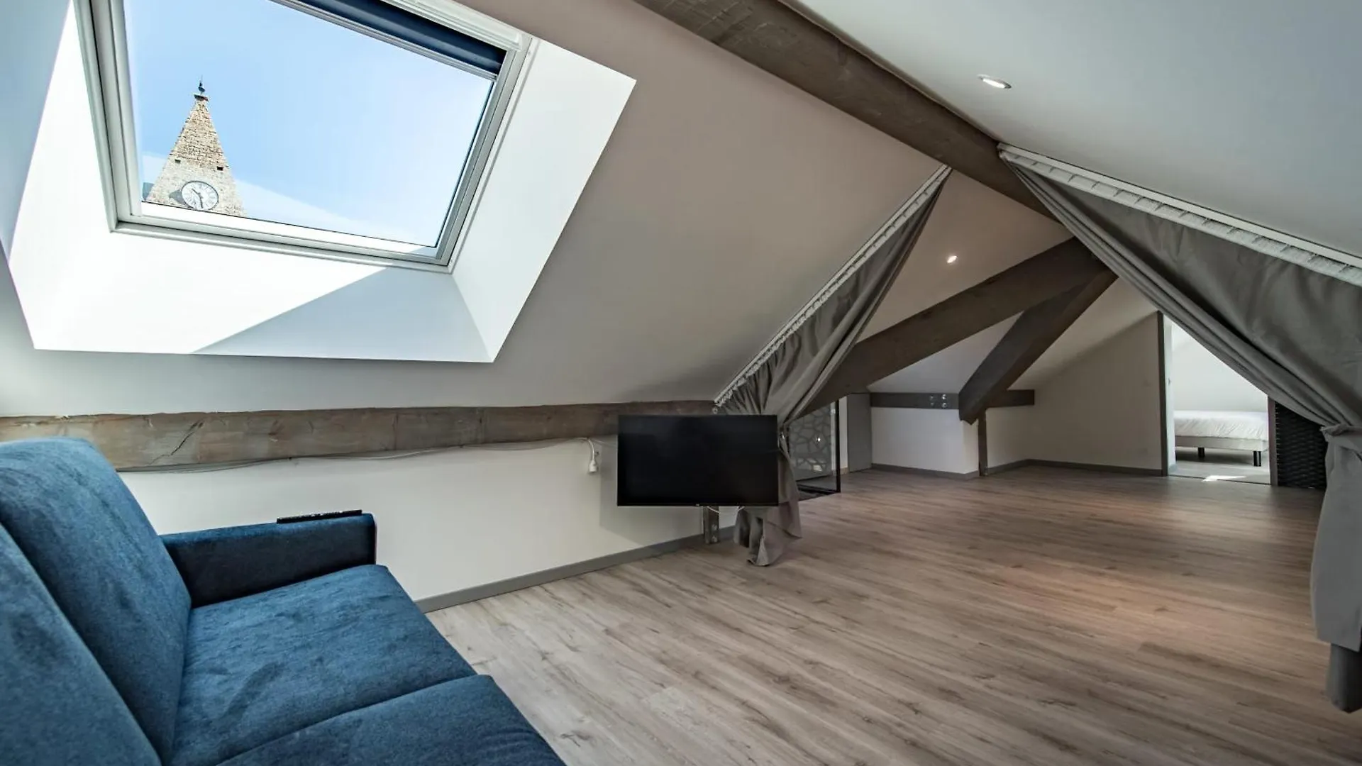Duplex in Albiez-Montrond with terrace Otel Fransa