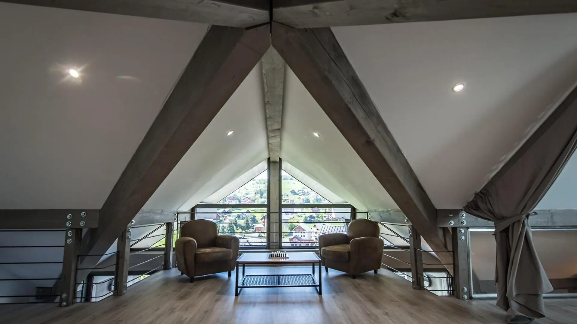 Daire Duplex in Albiez-Montrond with terrace Otel Fransa