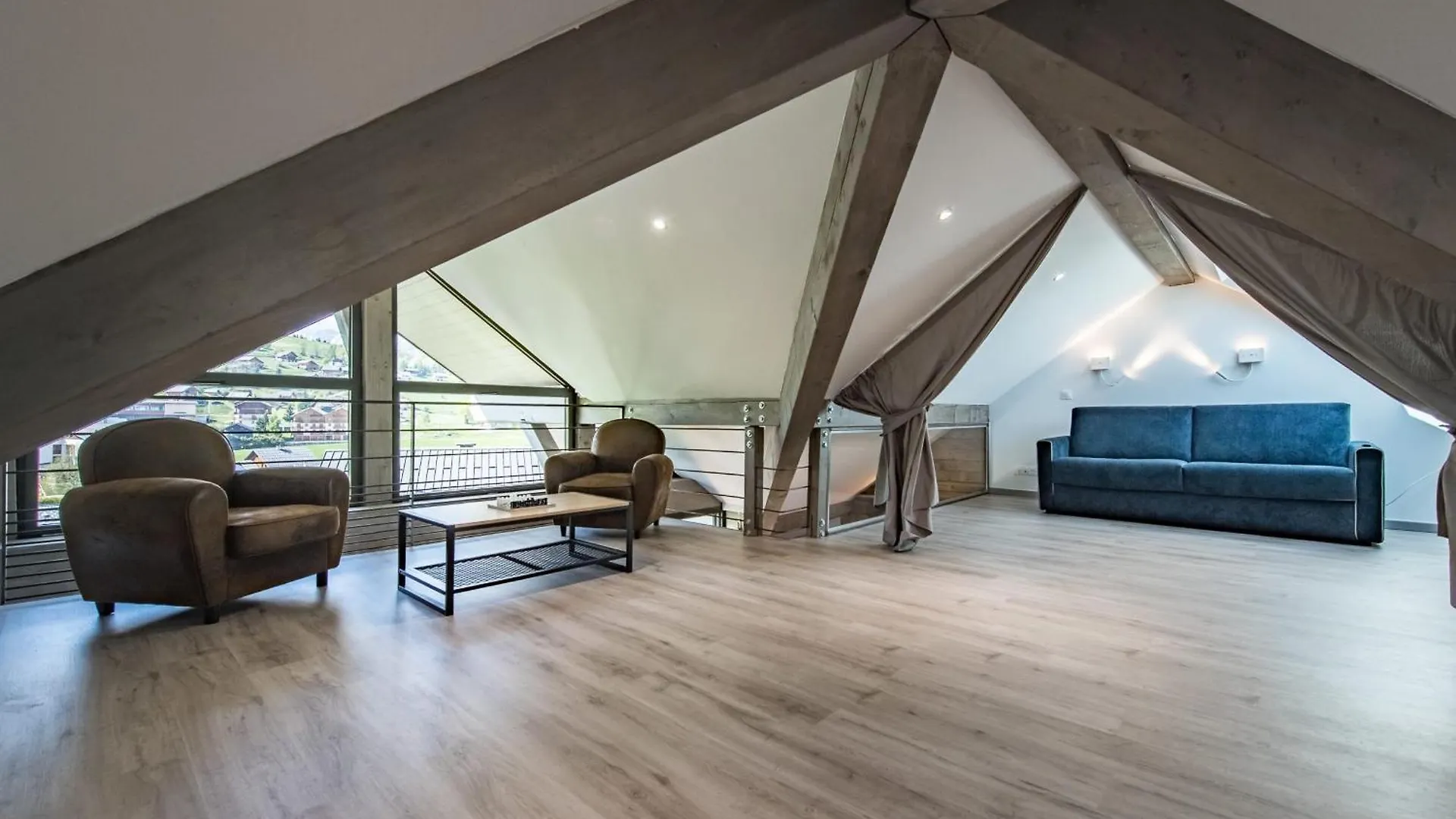 Daire Duplex in Albiez-Montrond with terrace Otel Fransa