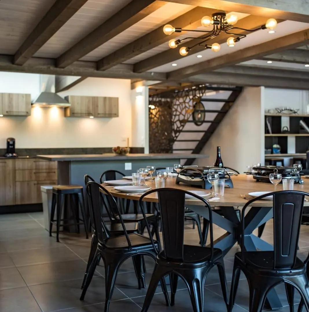 Duplex in Albiez-Montrond with terrace Otel Fransa