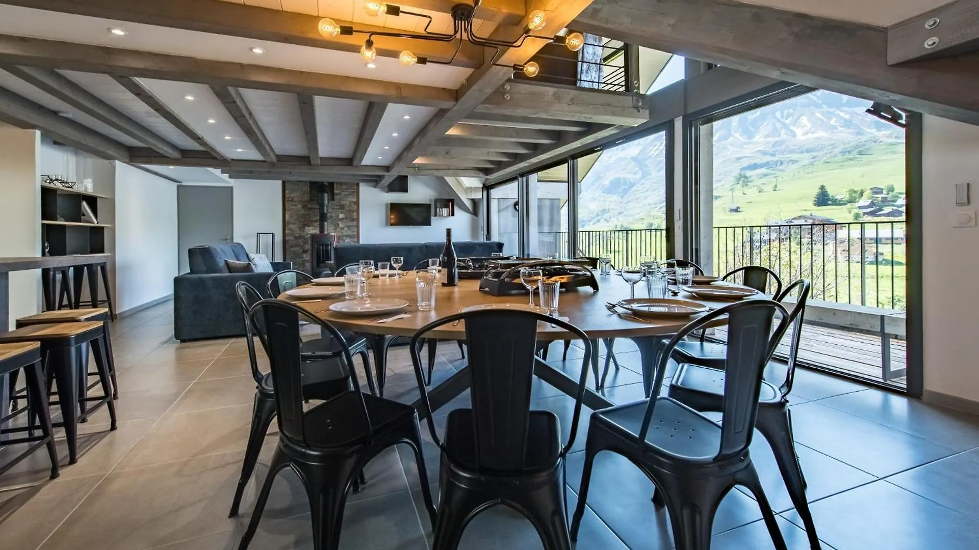 Duplex in Albiez-Montrond with terrace Otel 0*,