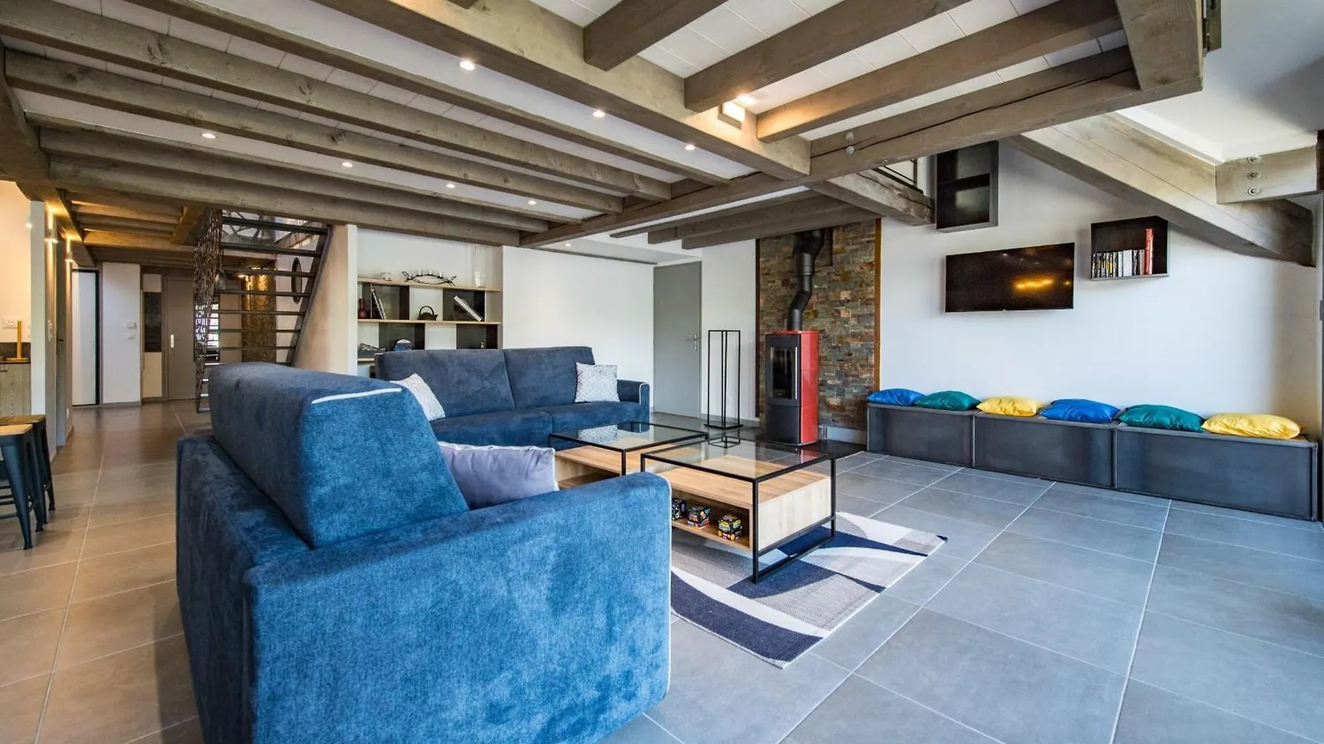 Daire Duplex in Albiez-Montrond with terrace Otel Fransa